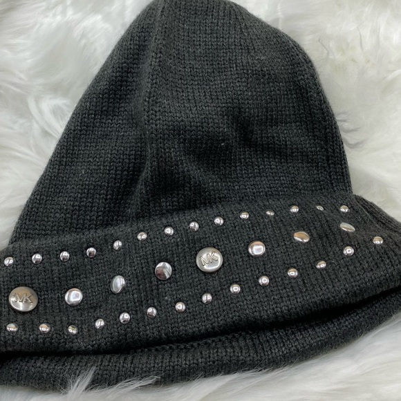 Michael Kors Dome Stud Cuff Beanie. Gray. NWT - Picture 5 of 7